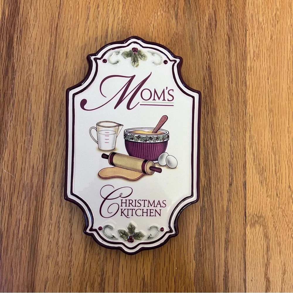 🎄 Mom’s Christmas Kitchen Ceramic Sign – Grasslands Road